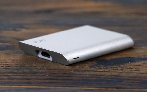 Обзор портативного твердотельного накопителя LaCie Portable SSD на 500 ГБ (STKS500400) Обзор портативного твердотельного накопителя LaCie Portable SSD на 500 ГБ (STKS500400)