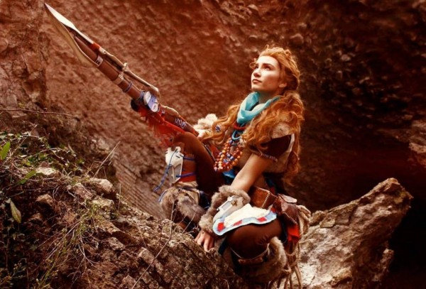 Косплей охотницы на роботов Элой из Horizon Zero Dawn