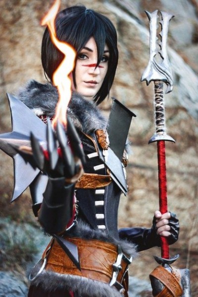 Сражайтесь со скверной! Косплей Леди Хоук из Dragon Age Сражайтесь со скверной! Косплей Леди Хоук из Dragon Age