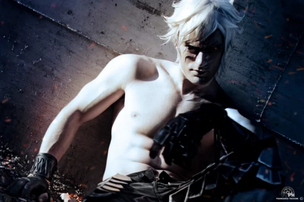 Косплей Nier с небольшой разницей Косплей Nier с небольшой разницей