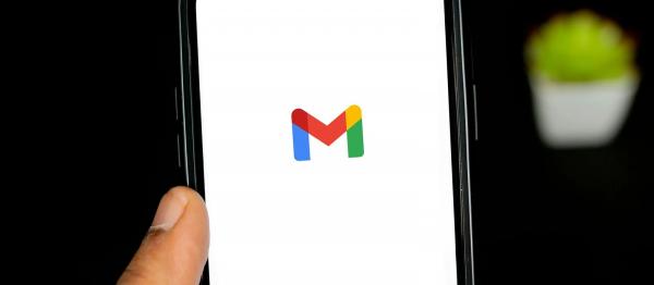 
Вход через Google в России уже отрубают: плашку поймали на Авито, хотя закон даже не принят
